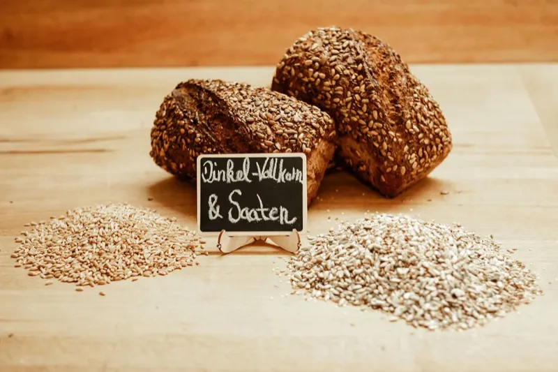 Dinkel-Vollkorn Sauerteigbrot mit Saatenmischung